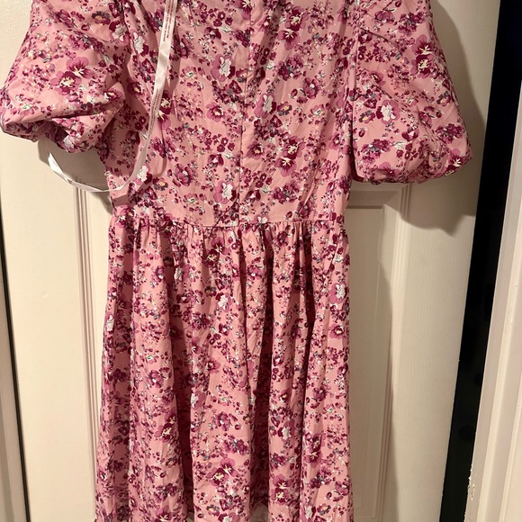 NWT- Puff Sleeve Floral Milkmaid Dress - Picture 4 of 4